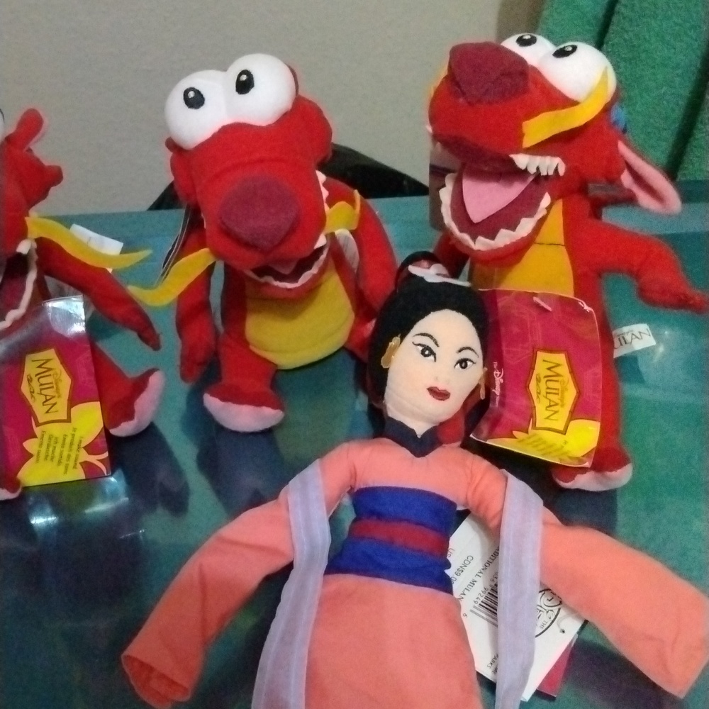 Vintage: Disney "Mulan" Beanies